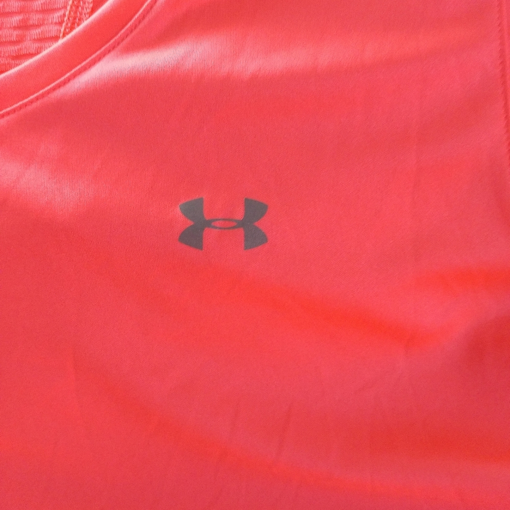 2 ladies tops...under armour is m and candies is l